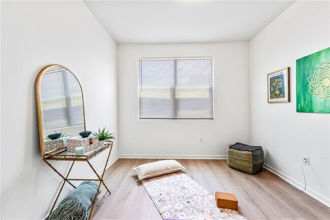 Building Photo - 664 Colorado Cir