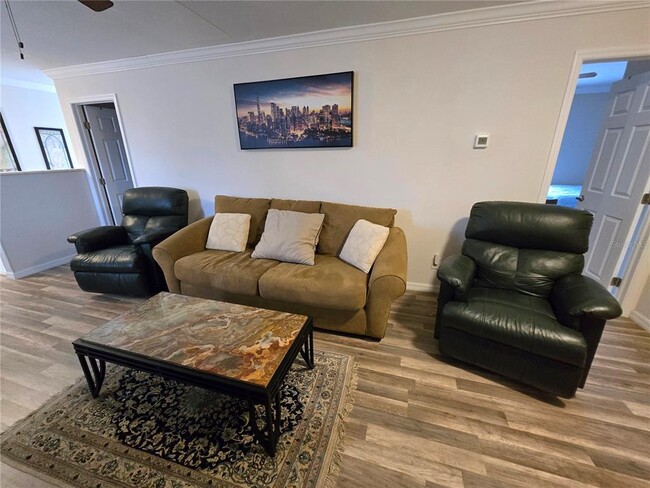 Building Photo - 690 Percheron Cir
