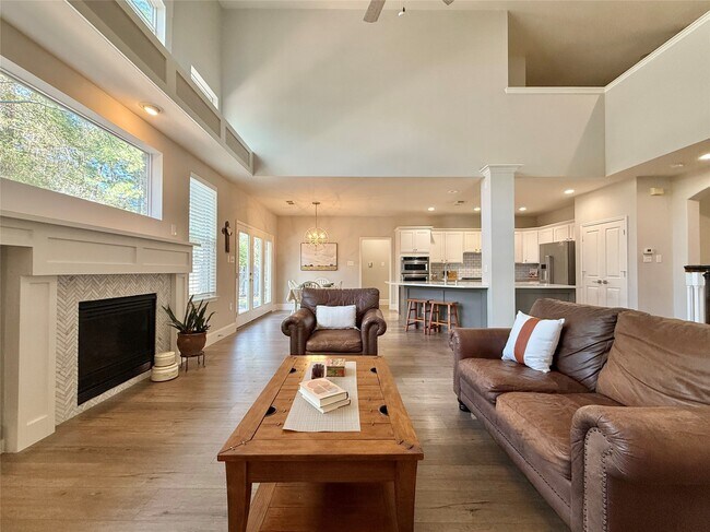 Building Photo - 251 N Maple Glade Cir