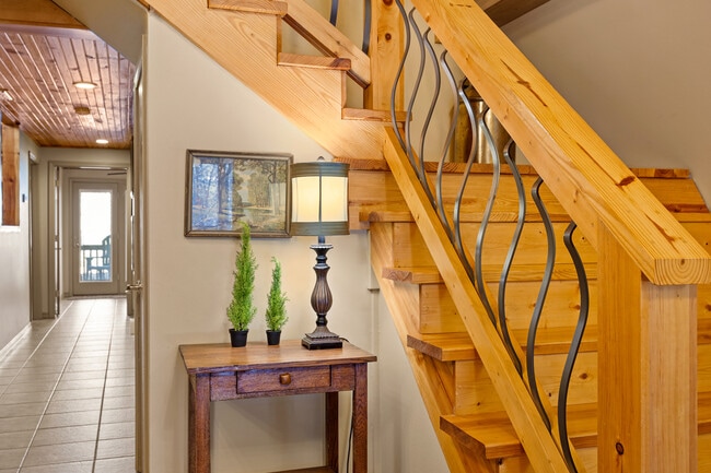 Building Photo - 22 Yeager Dr