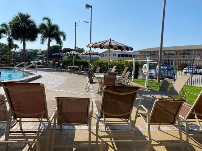 Building Photo - 343 Windsor O