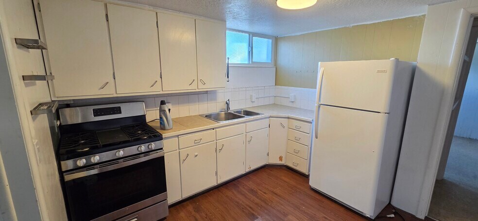 Building Photo - 895 S 500 E