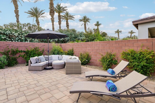 Building Photo - 51725 Pinnacle Vis Dr