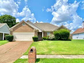 Building Photo - OakHurstDr6562