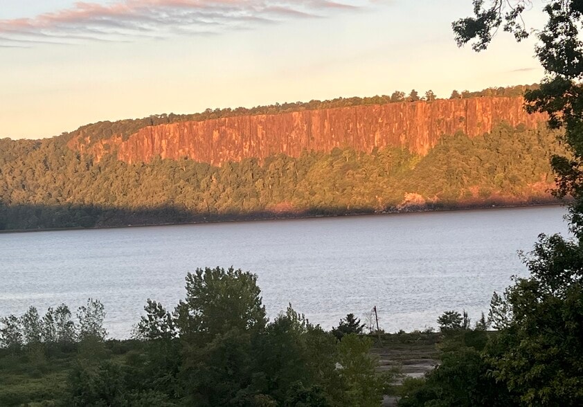 Unparalleled palisades views - 395 Warburton Ave
