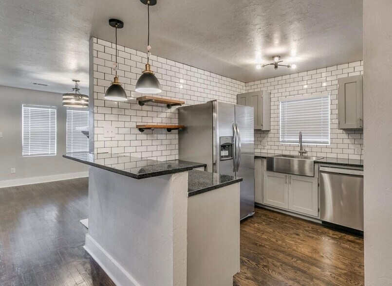 Building Photo - 1121 NW 43rd St