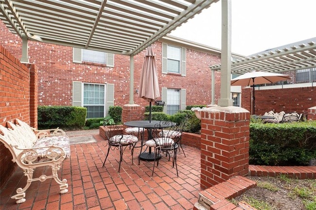 Building Photo - 7920 Rockwood Ln