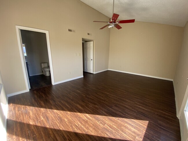 Building Photo - 9107 E 69th Pl