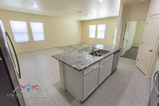 Building Photo - 5771 E Thetis Dr