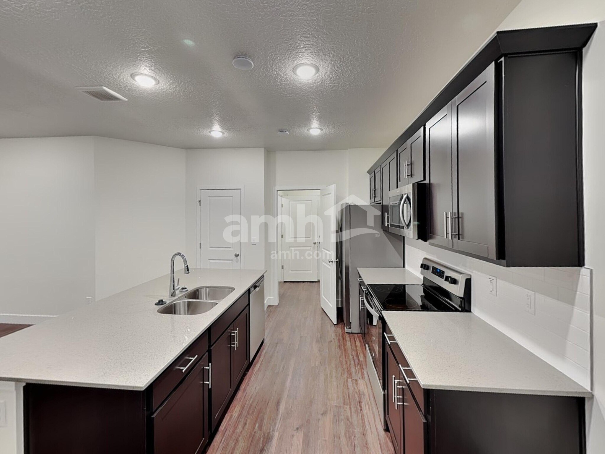 Building Photo - 1193 Redbud Dr