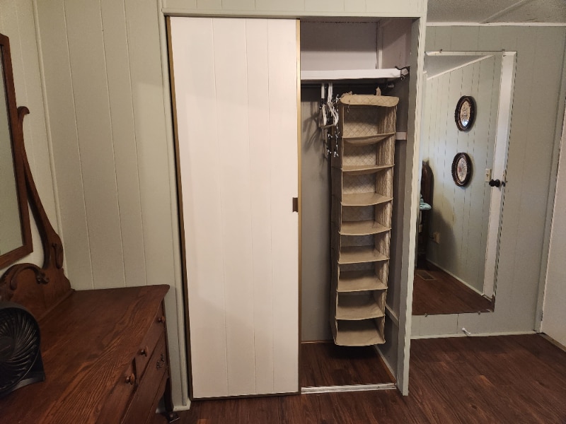 Building Photo - 420 49th St E