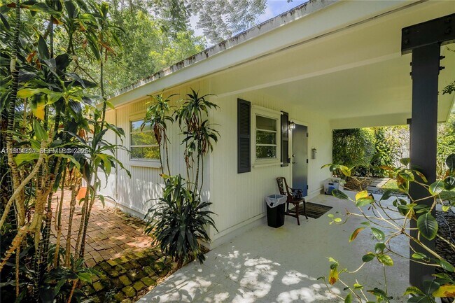 Building Photo - 8500 SW 70th St