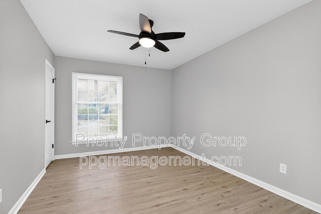 Building Photo - 4601 Coronado Dr