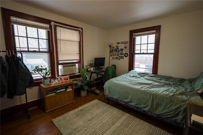 Building Photo - 610 Mitchell St