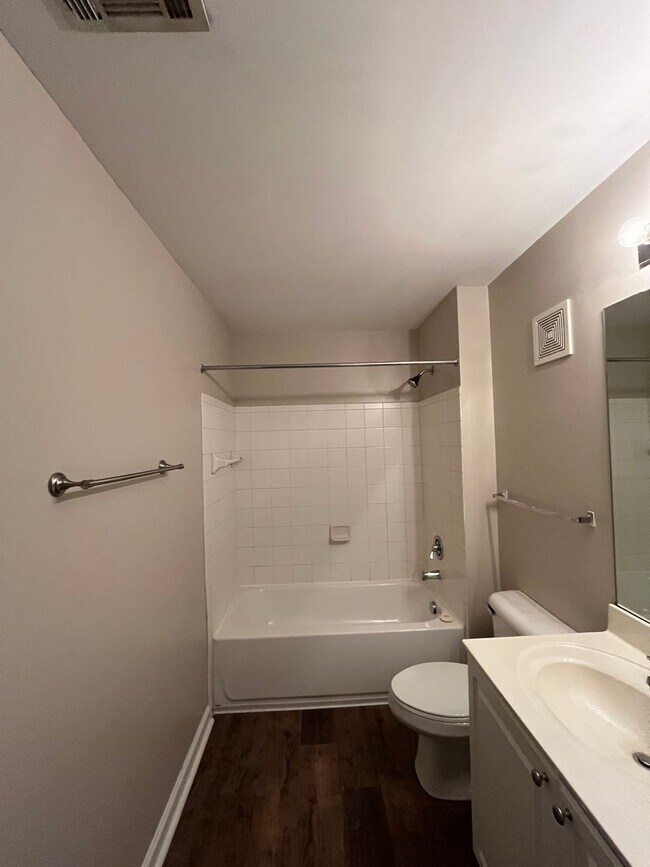 Building Photo - 14-1416 Romak