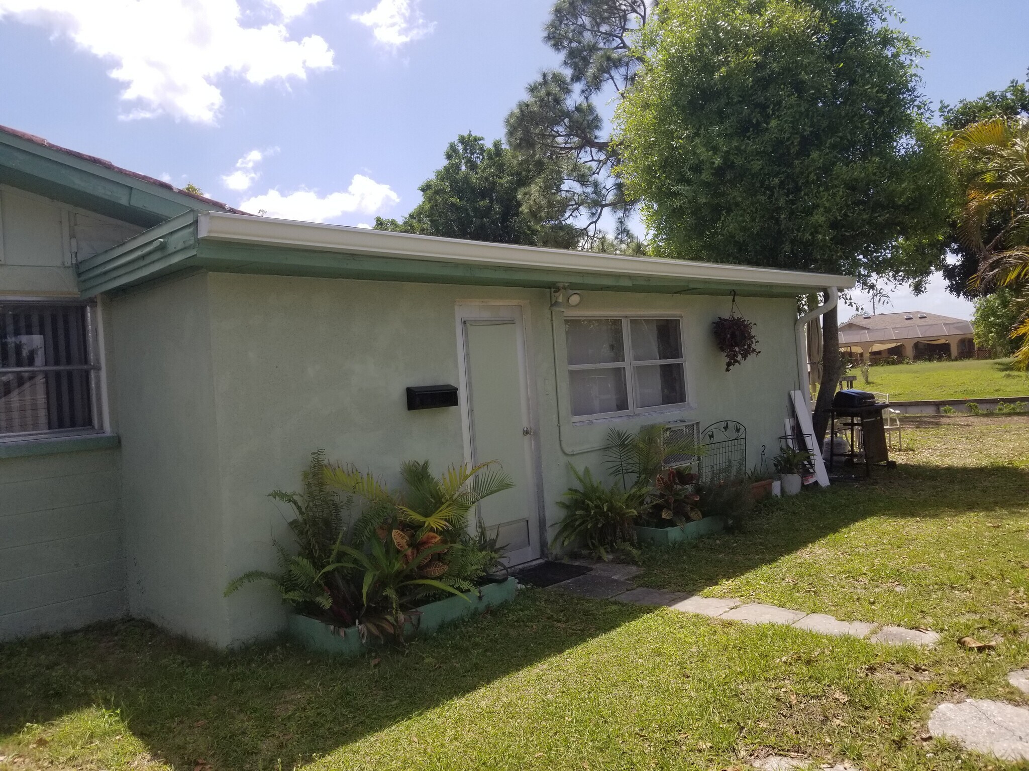 Building Photo - 300 Salem Ave NW