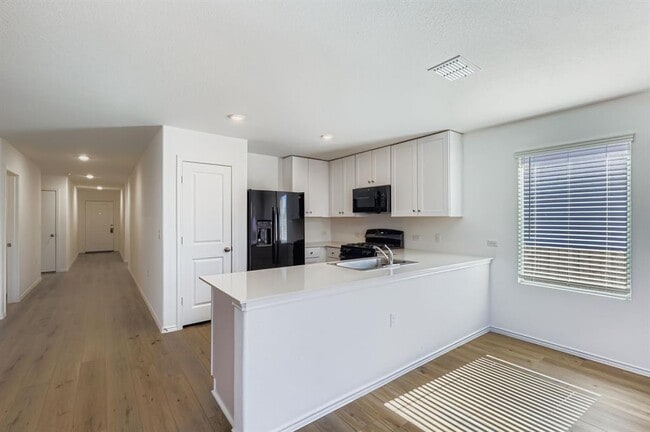 Building Photo - 14412 Nini Cv