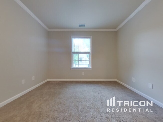 Building Photo - 409 Highland Falls Dr
