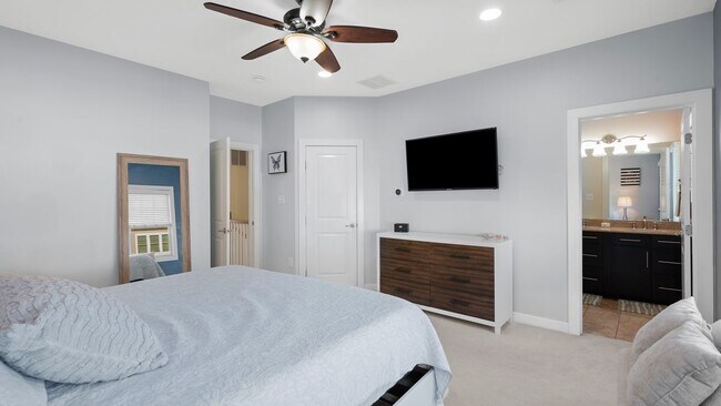 Building Photo - 337 Osona Ln