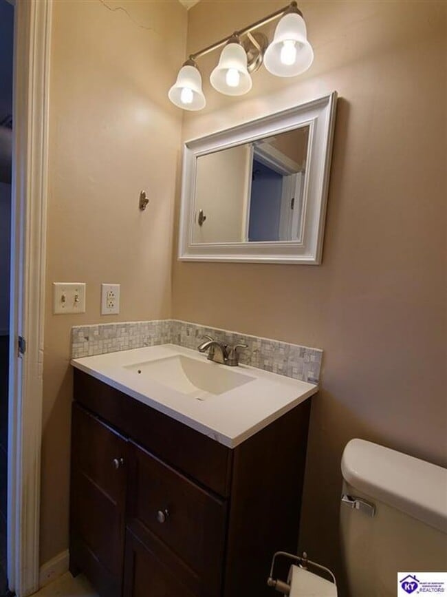 Building Photo - 1506 W Elm Rd