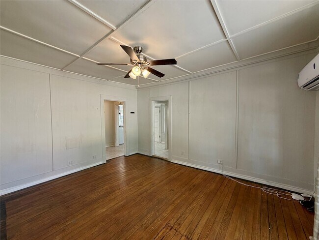Building Photo - 530 Schmitz Ave