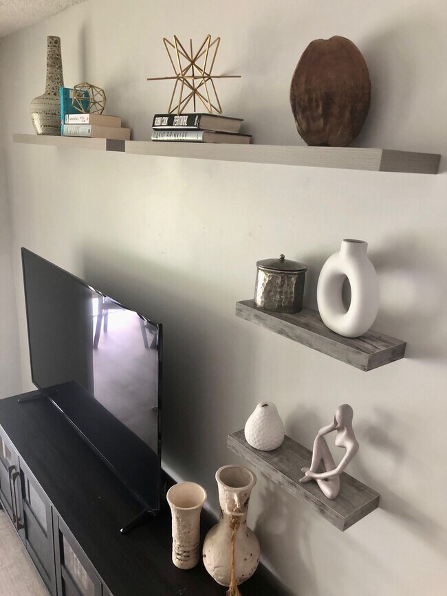 Building Photo - 1825 Cobia Dr