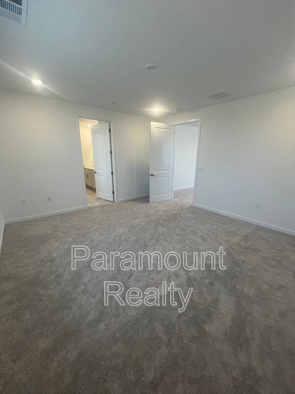 Building Photo - 1740 Lacey Ave