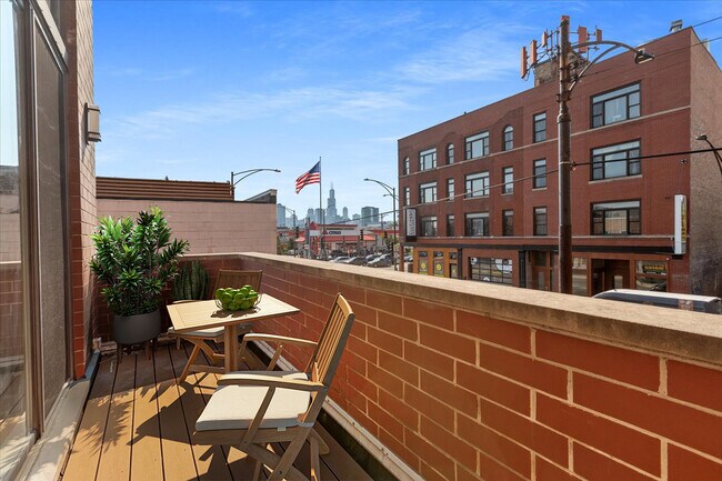 Building Photo - 1610 W Grand Ave