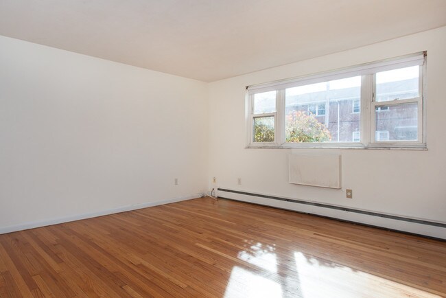 Building Photo - 101-105 Ramsdell St