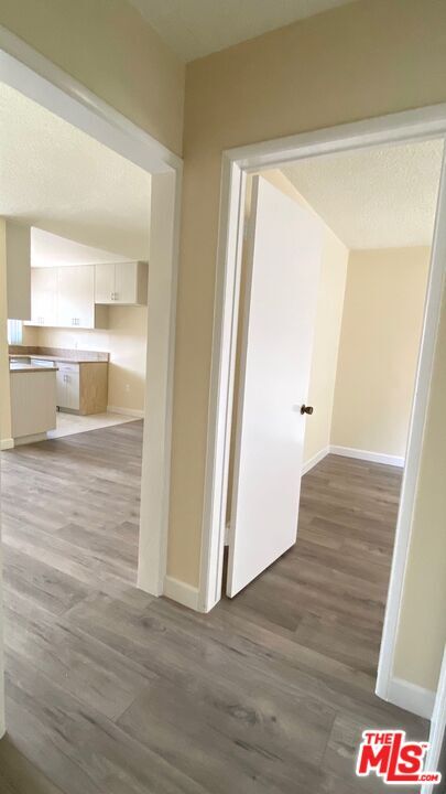 Building Photo - 443 S Wilton Pl