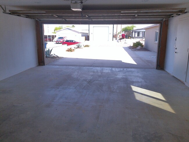 Building Photo - Spacious 4 bedroom 2 bath Double wide