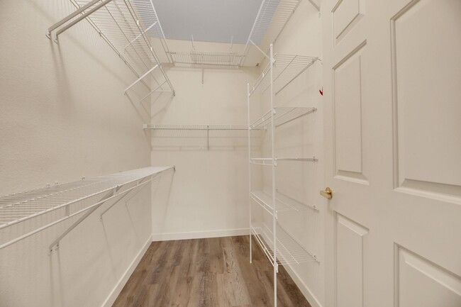 Building Photo - Downstairs 2 bedroom condo in Green Valley