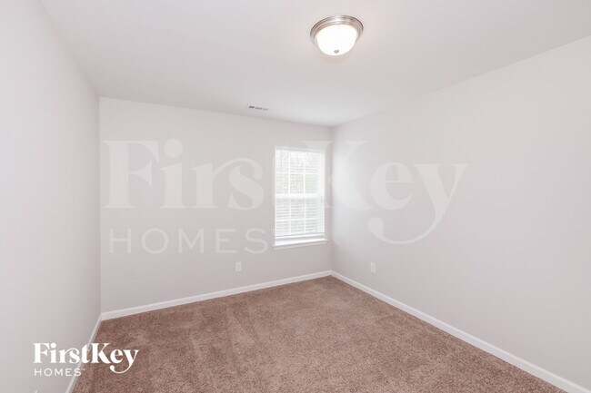 Building Photo - 2025 Misty Rose Lane