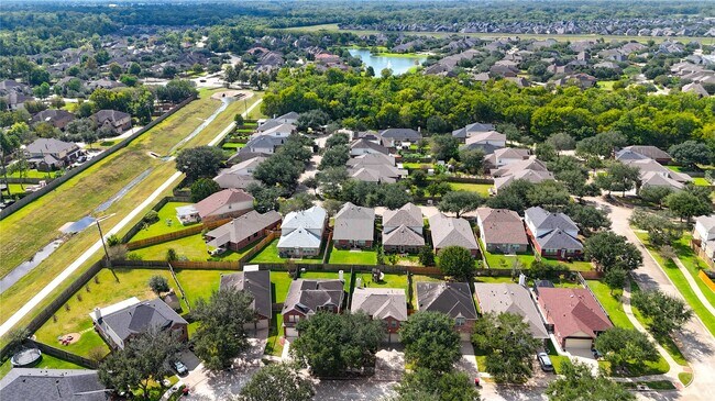 Building Photo - 5711 Kenwood