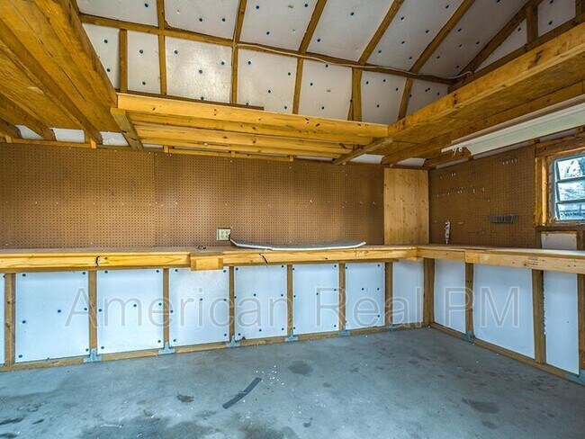 Building Photo - 3852 Westminster Dr