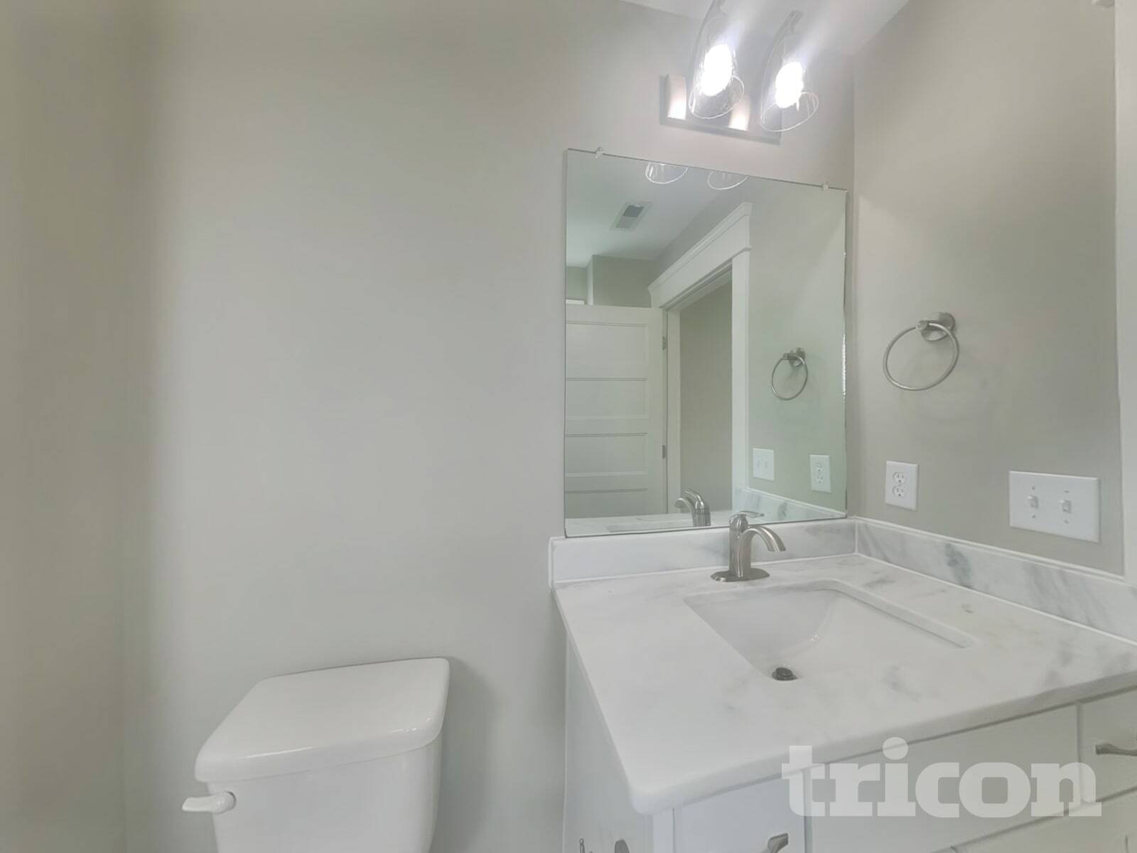 Building Photo - 6817 Charlotte Pike