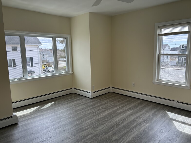 Building Photo - 133 Fenner St