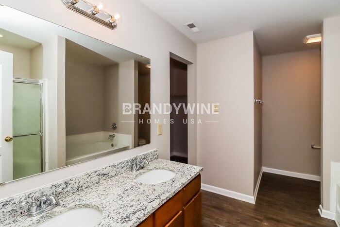 Building Photo - 1715 Larne Cir