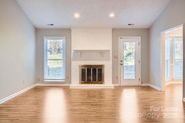 Building Photo - 7201 Canyon Dr