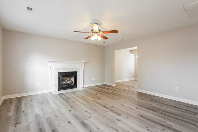 Building Photo - 4834 Hopewood Ln