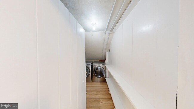 Building Photo - 400 Dean Dr