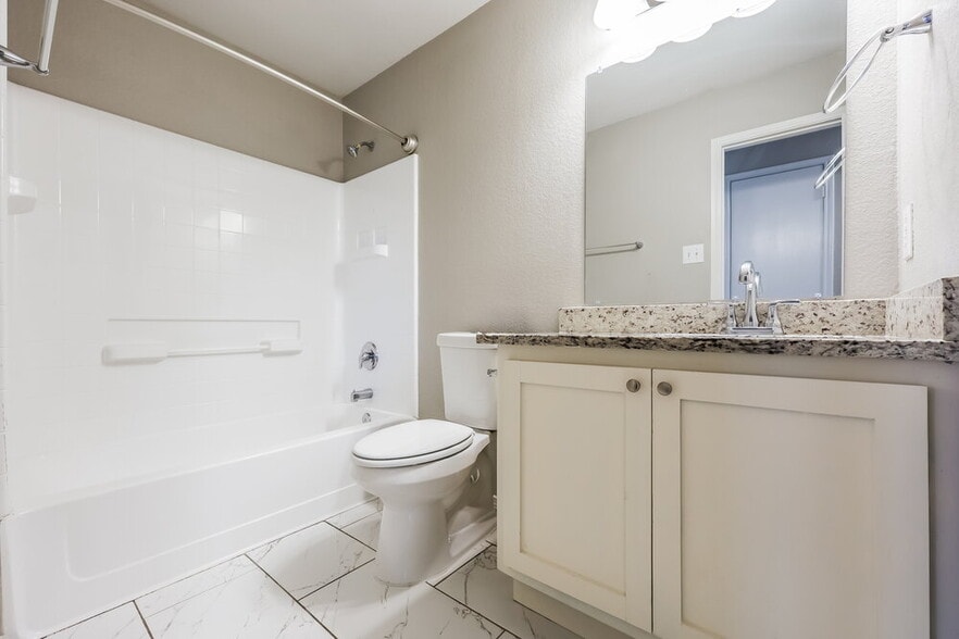 Building Photo - 6945 Meadow Way Ln