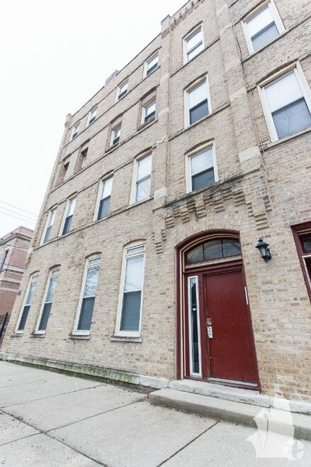 Building Photo - 2057 W Dickens Ave