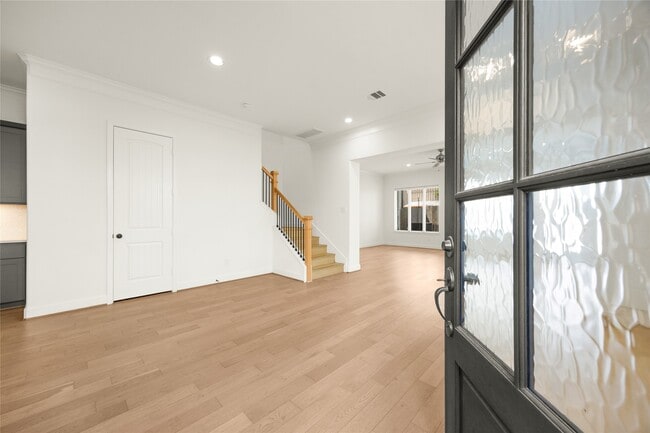 Building Photo - 946 Judiway St