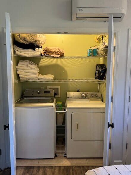 Building Photo - 3 Lang St