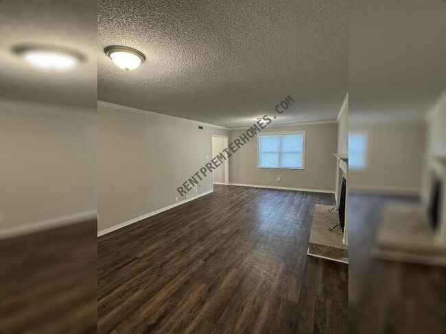 Building Photo - 2111 Pattywood Dr