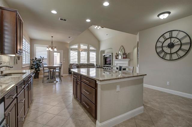 Building Photo - 2046 Sundown Dr