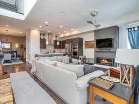 Building Photo - 1962 W 67th Pl