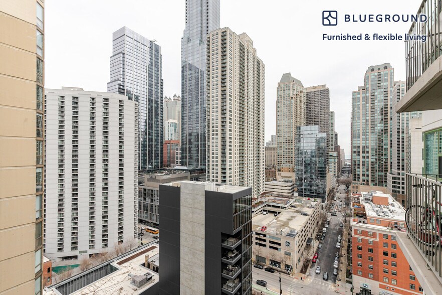 Building Photo - 77 W Huron St