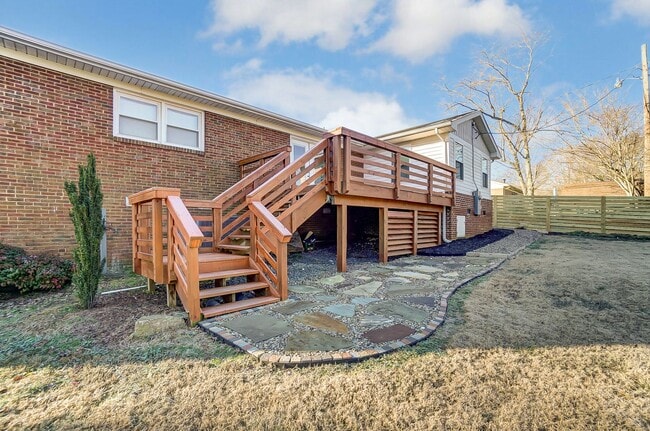 Building Photo - Beautifully Updated 4-Bed, 2.5-Bath Ranch Home in Belmont